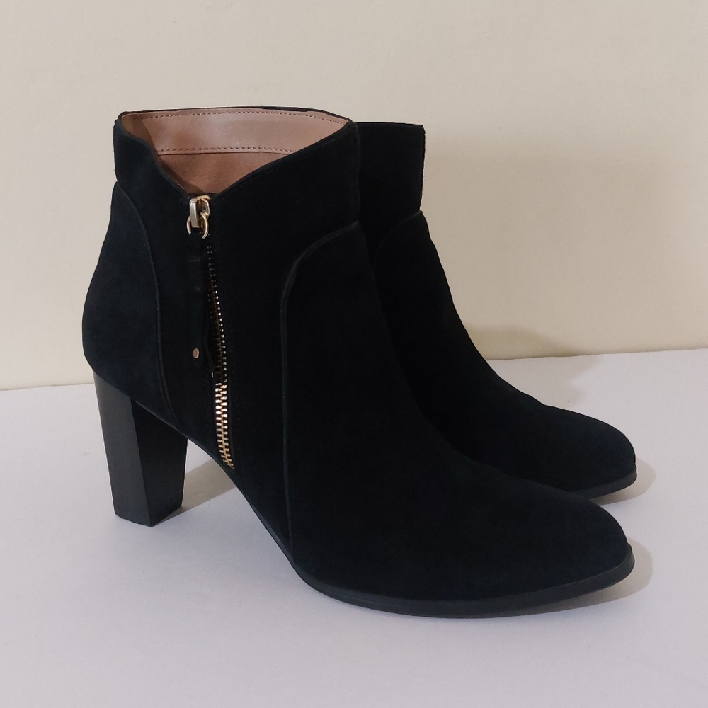 Adrienne Vittadini 9.5 Womens Taki Black Suede Stacked Heel Ankle Fall Bootie - Picture 2 of 12